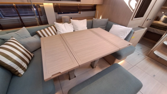 Beneteau Oceanis 52 nuova in vendita