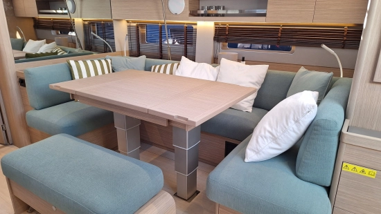 Beneteau Oceanis 52 nuova in vendita