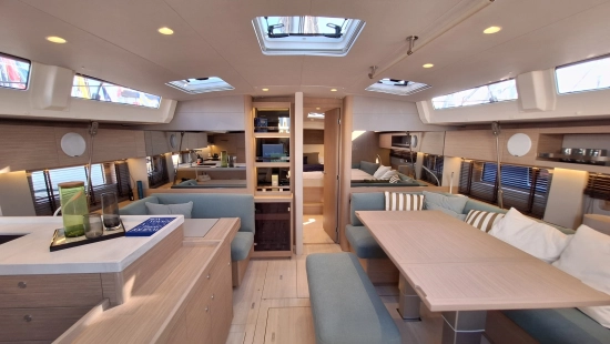 Beneteau Oceanis 52 nuova in vendita