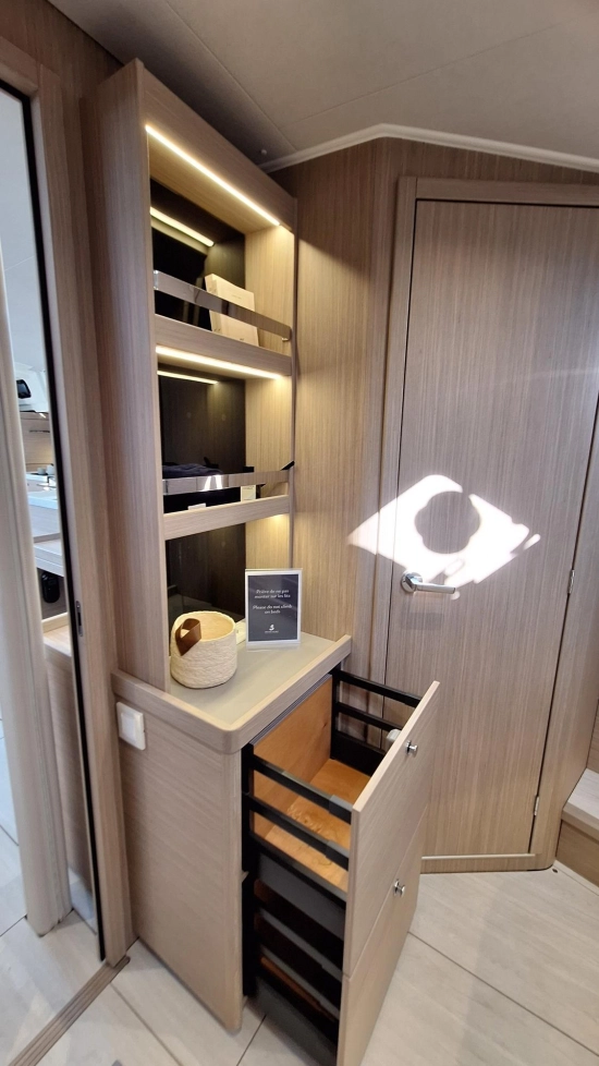 Beneteau Oceanis 52 nuova in vendita