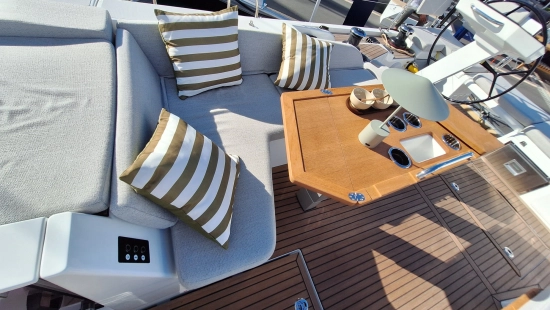 Beneteau Oceanis 52 nuova in vendita