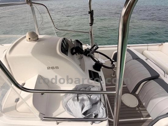 White Shark 265 usata in vendita
