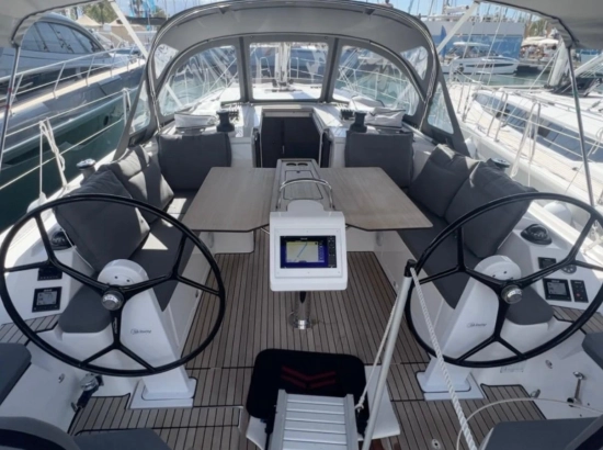 Bavaria Yachts C42 usado à venda