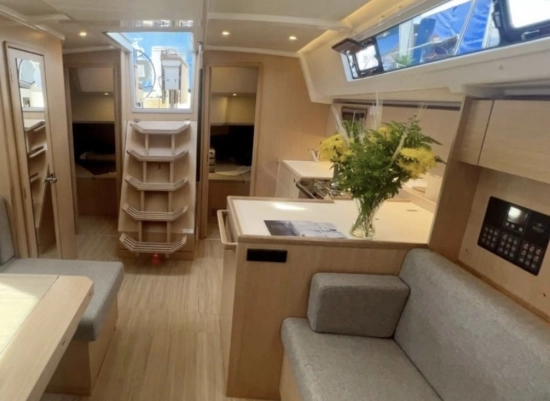 Bavaria Yachts C42 usado à venda