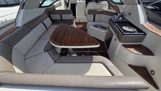 Sea Ray Sundancer 320 usado à venda