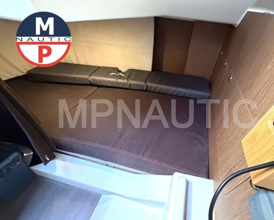 Beneteau Flyer 8.8 sundeck usado à venda