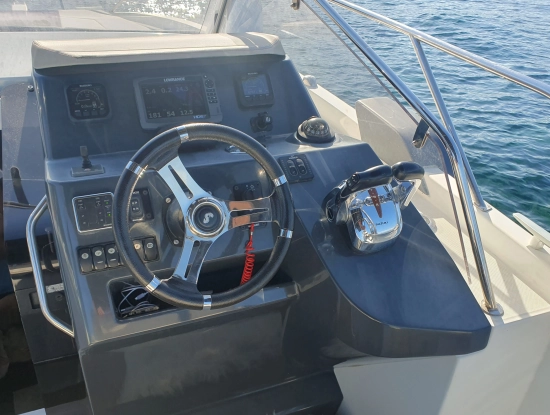 Beneteau Flyer 8.8 sundeck usado à venda
