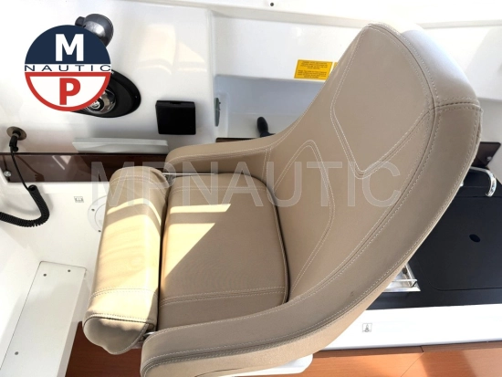 Jeanneau Merry Fisher 755 usado à venda
