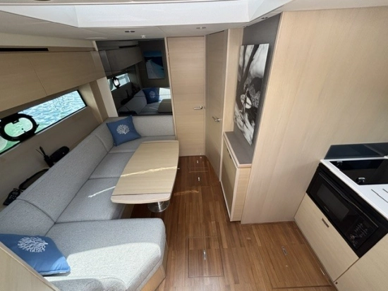 Princess V 40 usado à venda