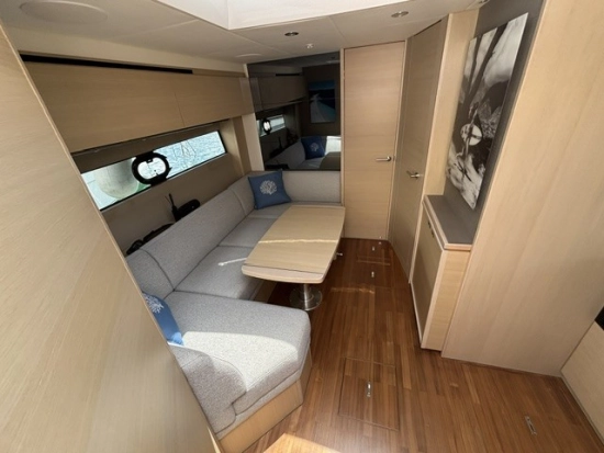 Princess V 40 usado à venda