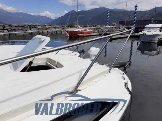 Bayliner 245 usata in vendita