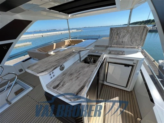 Galeon 680 FLY preowned for sale