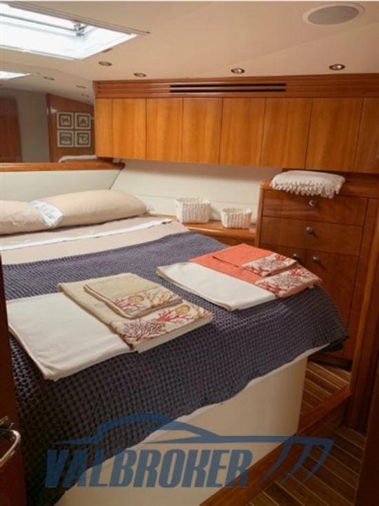 Hatteras Yachts 70' Convertible d’occasion à vendre