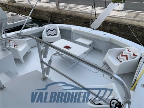 Hatteras Yachts 70' Convertible gebraucht zum verkauf