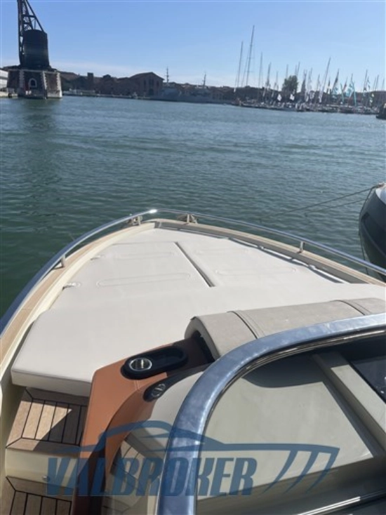 Invictus Yacht GT320 brand new for sale