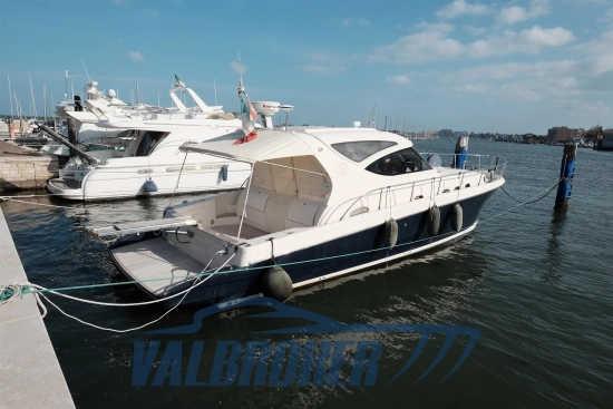 Cayman Yachts 43 WA usata in vendita