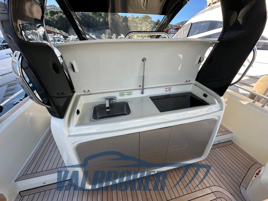 Invictus Yacht GT370 de segunda mano en venta