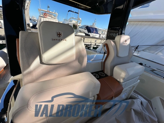 Invictus Yacht GT370 de segunda mano en venta