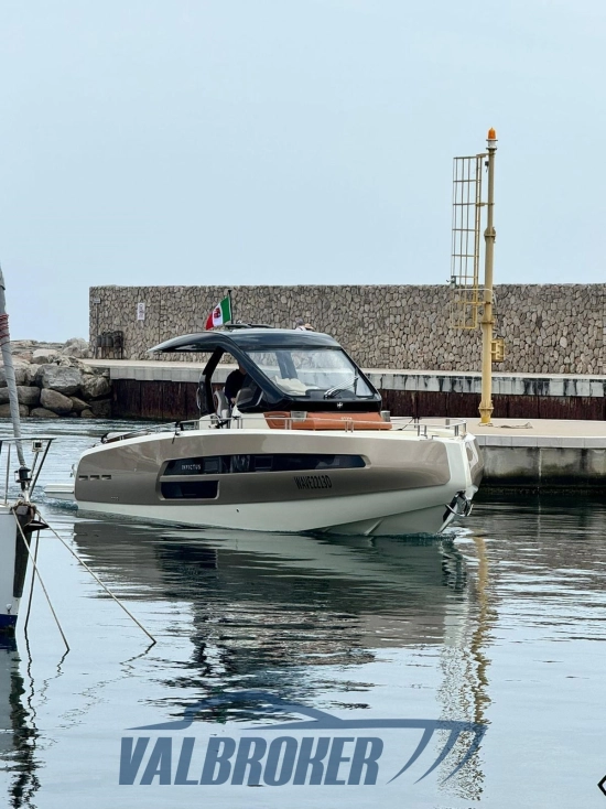 Invictus Yacht GT370 de segunda mano en venta