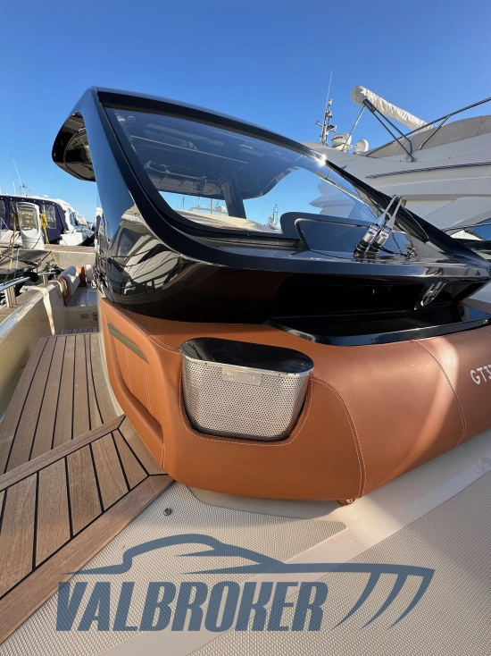 Invictus Yacht GT370 de segunda mano en venta