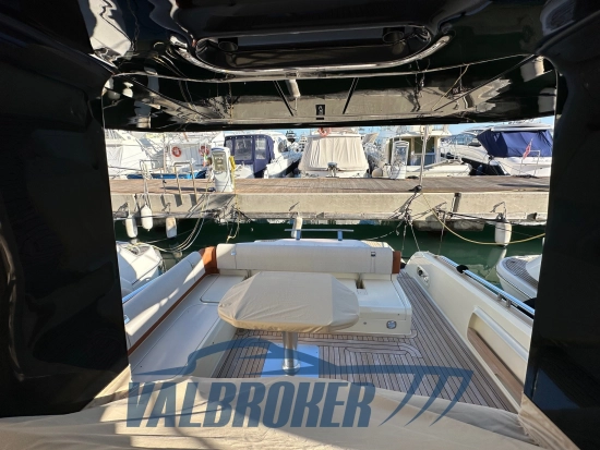 Invictus Yacht GT370 de segunda mano en venta