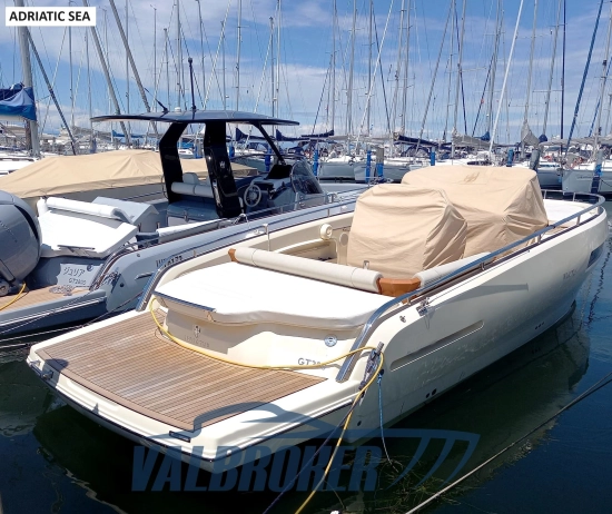 Invictus Yacht GT 280 de segunda mano en venta