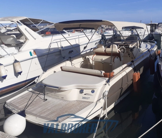 Invictus Yacht GT280 de segunda mano en venta