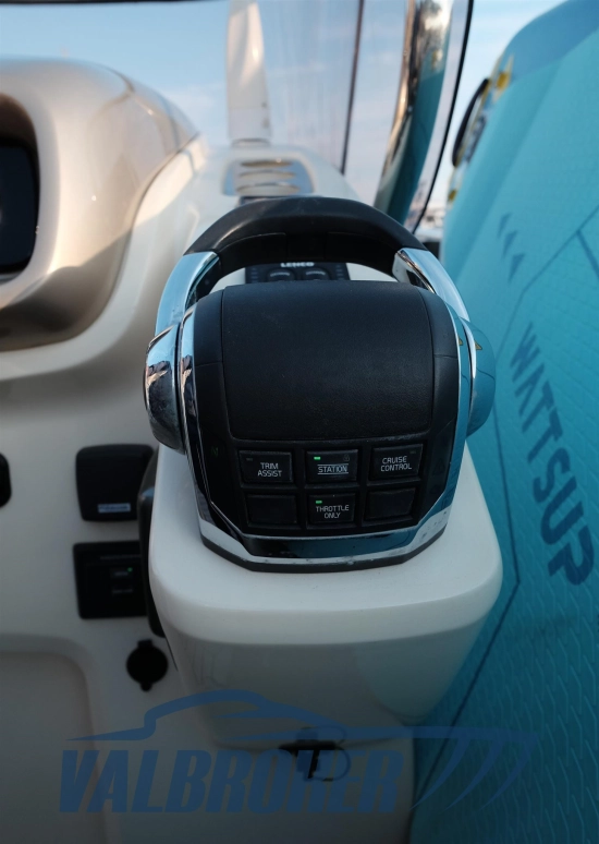 Invictus Yacht GT280 de segunda mano en venta