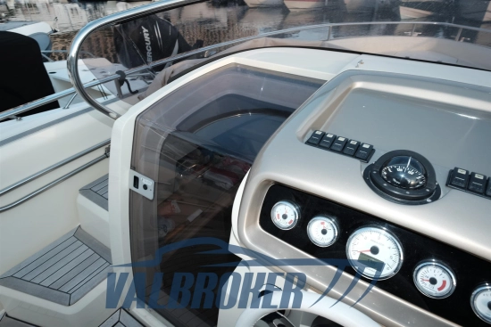 Invictus Yacht GT280 de segunda mano en venta