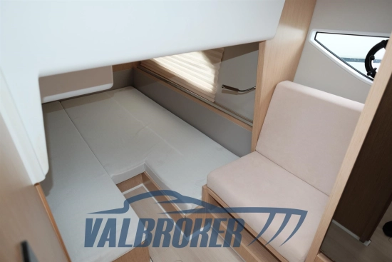 Sealine C335V usado à venda