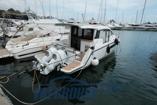 Sealine C335V usado à venda