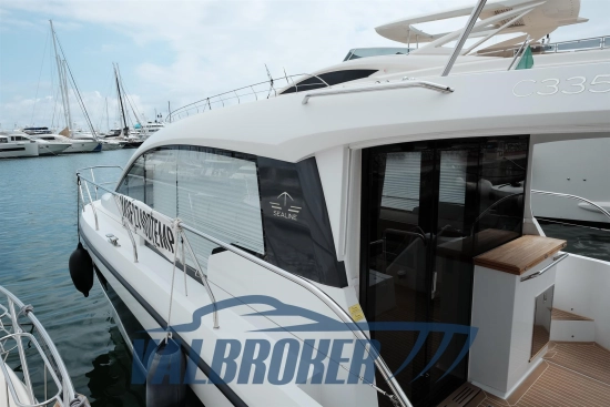 Sealine C335V usado à venda