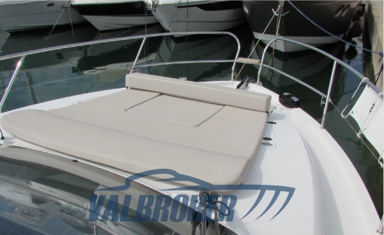 Sealine C335V usado à venda