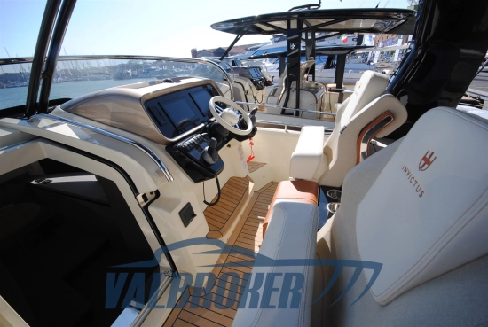 Invictus Yacht GT320 usata in vendita