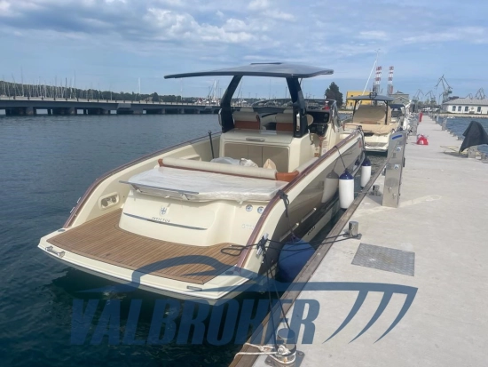 Invictus Yacht GT320 usata in vendita