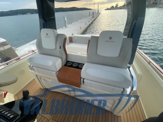 Invictus Yacht GT320 usata in vendita