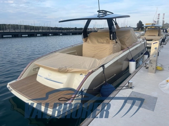 Invictus Yacht GT320 usata in vendita