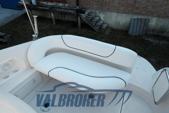 Monterey Boats 245 CR de segunda mano en venta