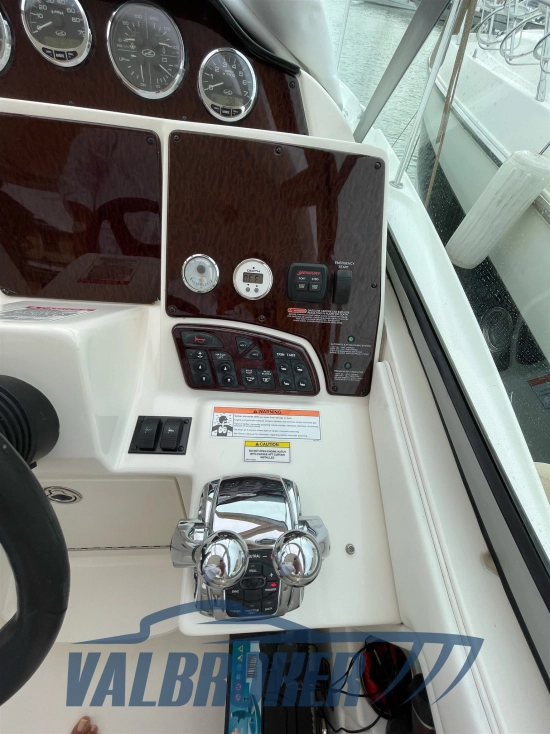Sea Ray Sundancer 355 DA usado à venda