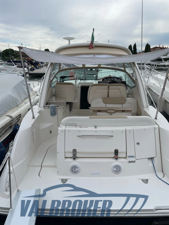 Sea Ray Sundancer 355 DA usado à venda