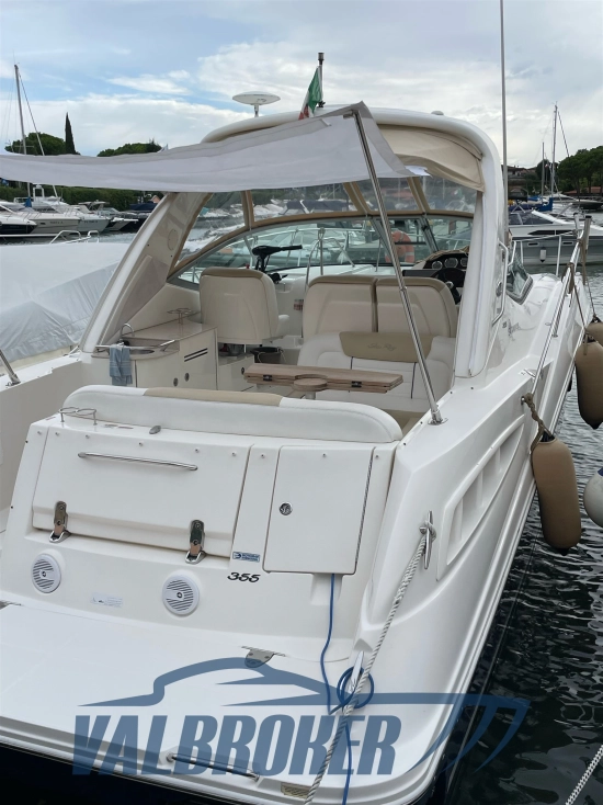 Sea Ray Sundancer 355 DA usado à venda