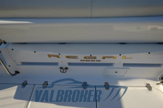 Regal Marine COMMODORE 2665 de segunda mano en venta