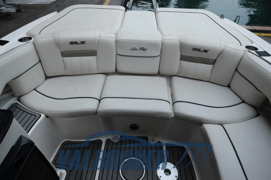 Sea Ray SLX 250 usata in vendita
