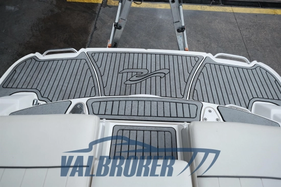 Sea Ray SLX 250 usata in vendita