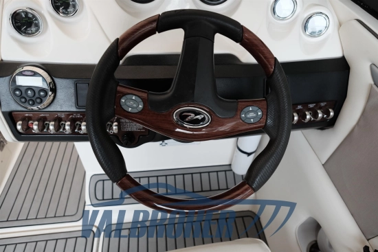 Sea Ray SLX 250 usata in vendita