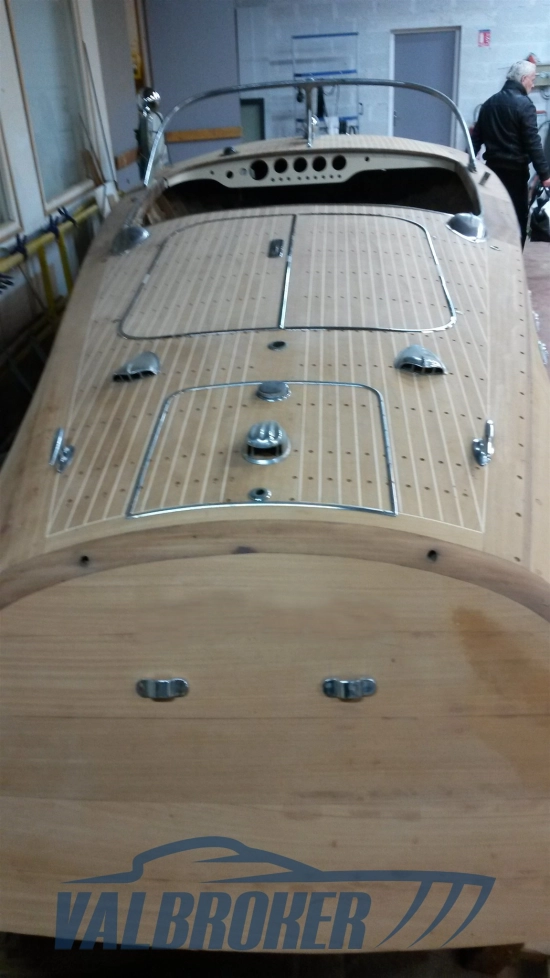 Riva Ariston CADILLAC usado à venda