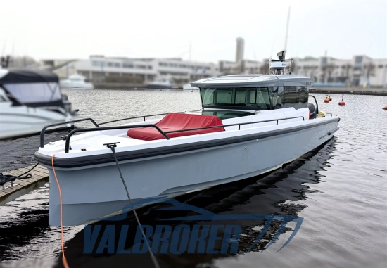 Axopar 37 XC Cross Cabin usata in vendita