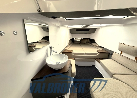 Axopar 37 XC Cross Cabin usata in vendita
