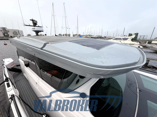 Axopar 37 XC Cross Cabin usata in vendita