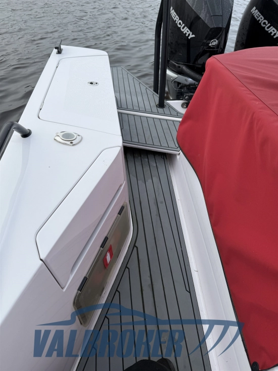 Axopar 37 XC Cross Cabin usata in vendita